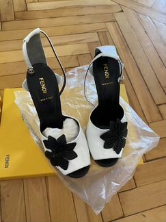 Босоножки Fendi 39,5