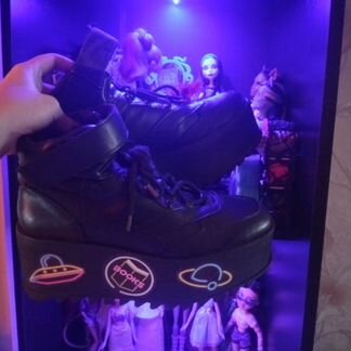 Обувь кроссовки Bershka