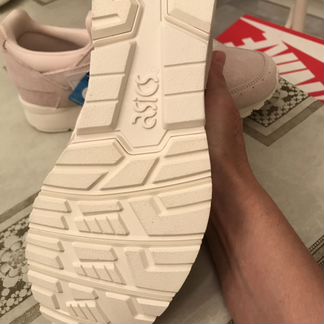Кроссовки asics