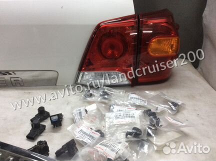 Задний правый фонарь Land Cruiser 200