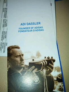 Adidas. Чехол для смартфона