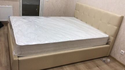 Кровать с подъемным механизмом