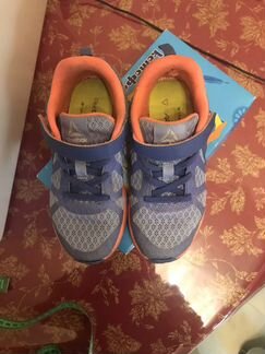 Кроссовки для девочки