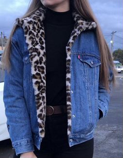 Джинсовая куртка levis