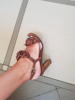 Uterque и Stuart Weitzman 38