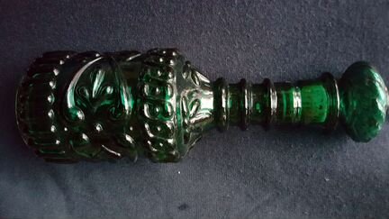 Графин изумрудное стекло