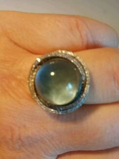 Золотое кольцо с топазом и бриллиантами