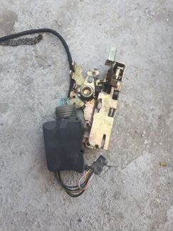 Замок двери водительской мерседес 638