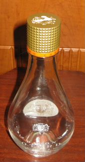 Бутылки из-под коньяка