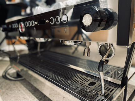 Кофемашина la marzocco linea PB - 3 Gr