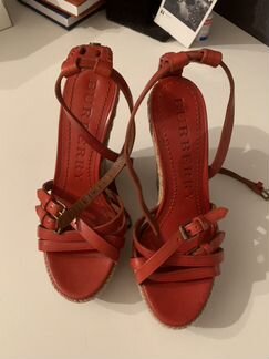 Босоножки Burberry новые