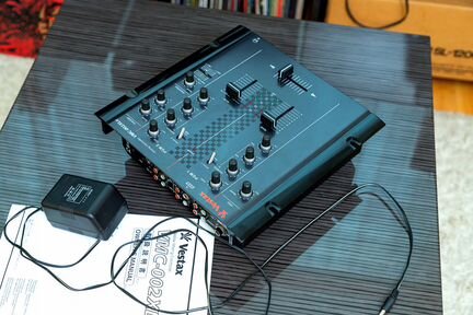 DJ микшер vestax VMC-002 XLU Неисправен