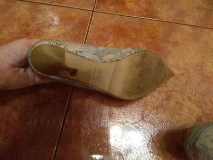 Туфли светлые Loriblu