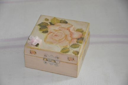 Шкатулка в стиле шебби-шик