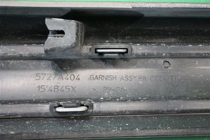 Накладка двери передняя правая Mitsubishi