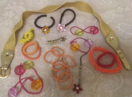 Резинки для волос, бижутерия пакетами
