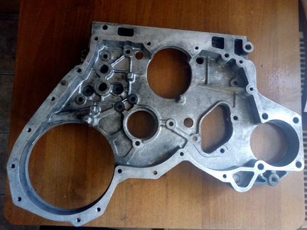 Ман 18 Крышка распред шестерен