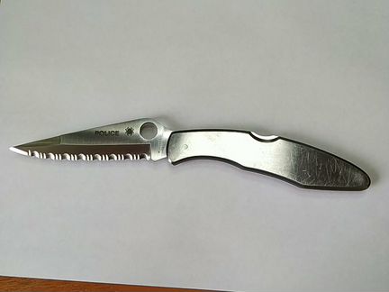 Продаю Spyderco Police VG-10