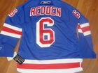 Хоккейный свитер и шайба с автографом Wade Redden объявление продам