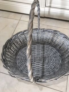 Корзина из прутьев натуральная новая