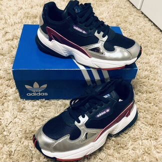 Кроссовки женские Adidas