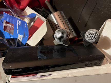 2 микрофона с базой Shure BLX 288E / SM58 M17
