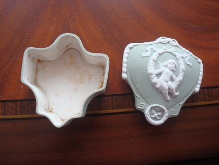 Фарфоровая шкатулка бисквит. Антиквариат