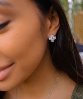 Серьги гвоздики Van Cleef новые