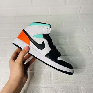Кроссовки Nike Air Jordan 1