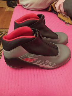 Лыжные ботинки Spine