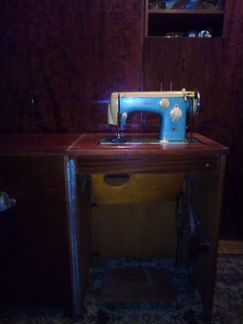 Швейная машина Чайка 2