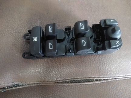 Кнопки стеклоподъемников Land Rover Freelander 2