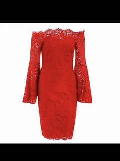 Платье с расклешенными рукавами