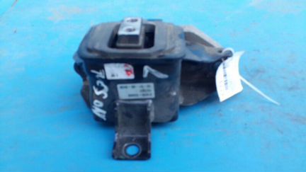 Опора двигателя левая Хендай Туксан 3 2.0