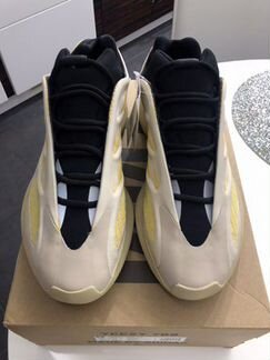 Adidas Yeezy Boost 700 V3 Safflower