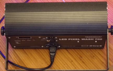 DMX LED прожектор supernova pixel wash 700