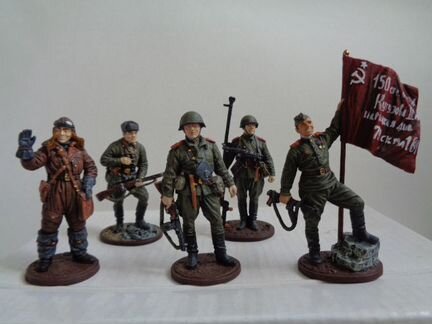 Набор оловянных солдатиков