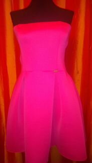 Платье-мини с открытыми плечами