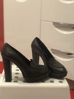 Туфли женские Pinko. Размер 38. Чёрные с серебрист