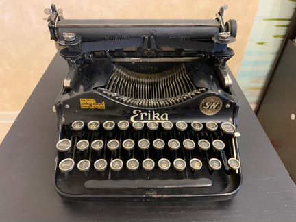 Пишущая машинка