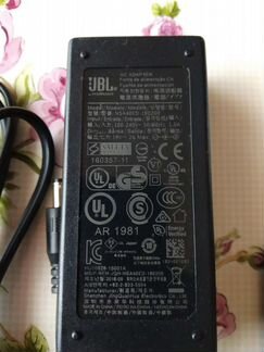 Блок питания и пульт от саундбара JBL Bar Studio