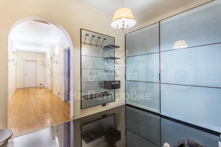 2-к квартира, 140.6 м², 2/5 эт.
