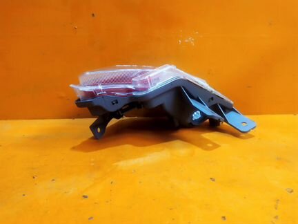 Фонарь противотуманный правый Toyota Rav4 4 CA40