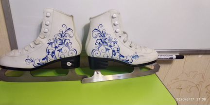 Фигурные коньки женские р.35