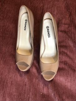 Туфли/босоножки лаковые,бежевые