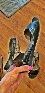 Кожаные женские босоножки размер 40,5