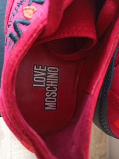 Сникерсы Love Moschino. Новые, оригинал. 39 р-р