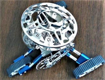 Настольные часы MB&F Grant Blue