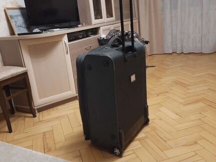 Чемодан на колесах