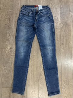 Джинсы guess